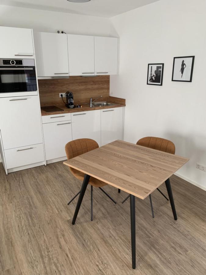 Apartment Metzingen Outlet City Business Zentral Modern Eksteriør bilde