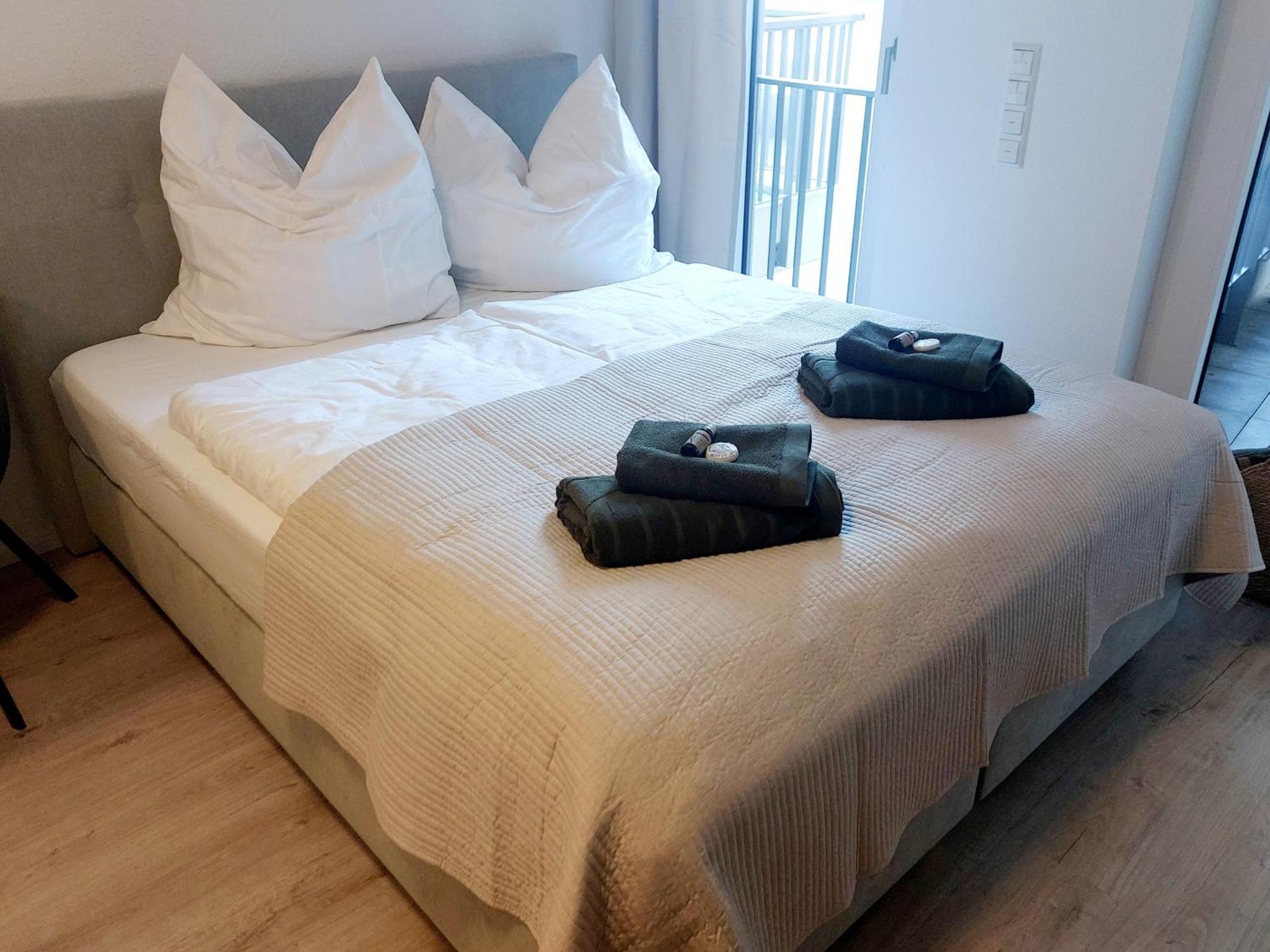 Apartment Metzingen Outlet City Business Zentral Modern Eksteriør bilde