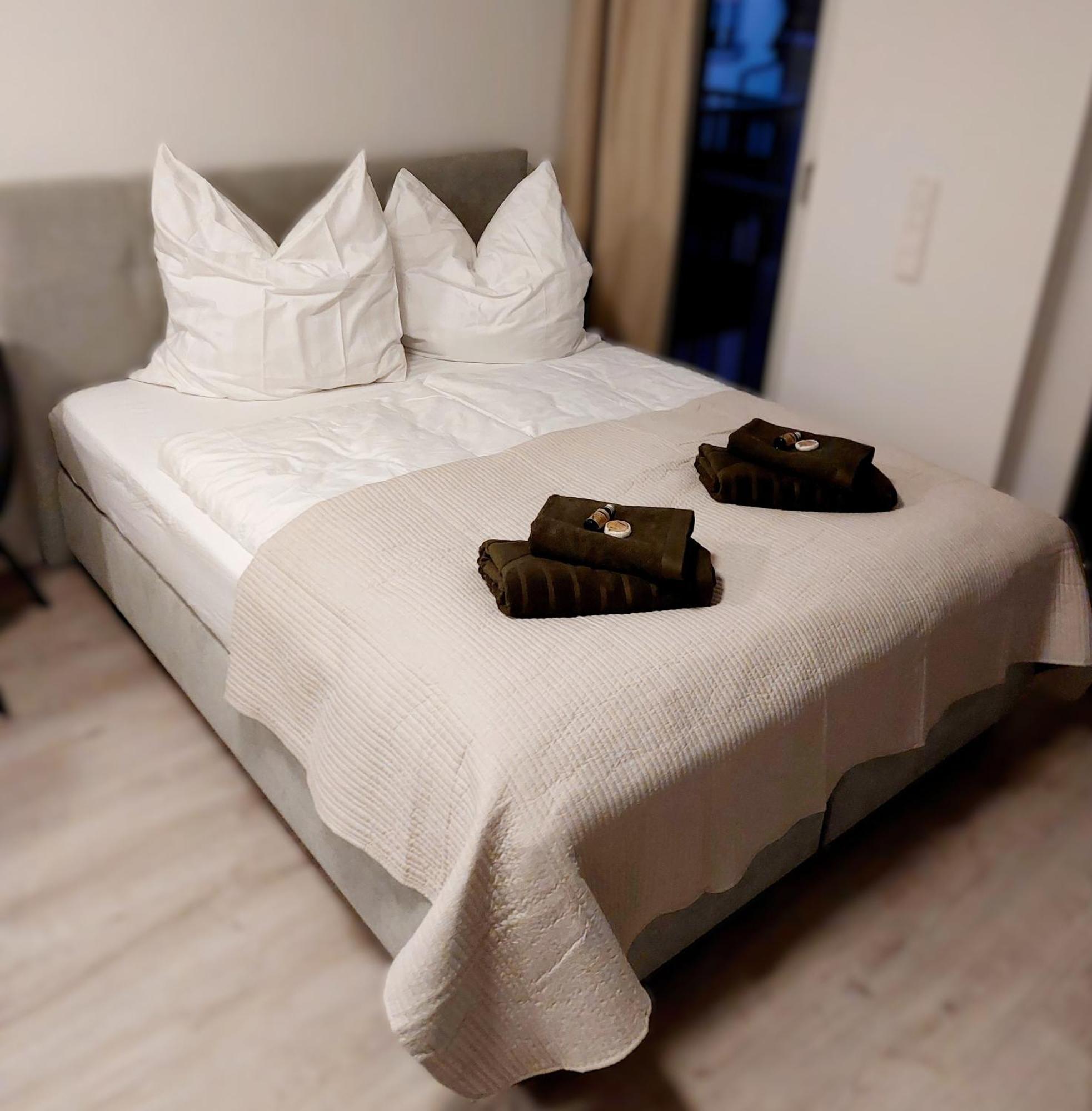 Apartment Metzingen Outlet City Business Zentral Modern Eksteriør bilde
